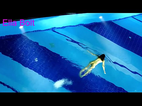 ❤️ Ùn possu micca piantà di fighjulà, ghjovana bionda catturata nuda in piscina ELLA BOLT Pornografia russa à co.pornfuror.ru ❤